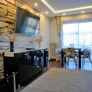 Apartment Charming Ac 2-bedroom Center Family, Couples Friendly Antibes